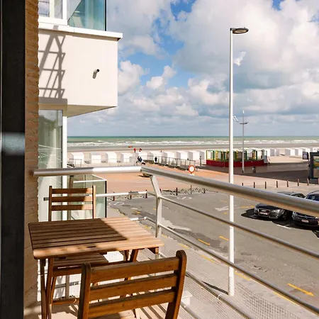 Huswell - Stunning With Side Sea View In *